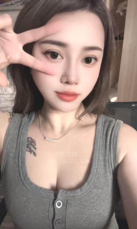 成都皮肤白奶子大颜值妹妹