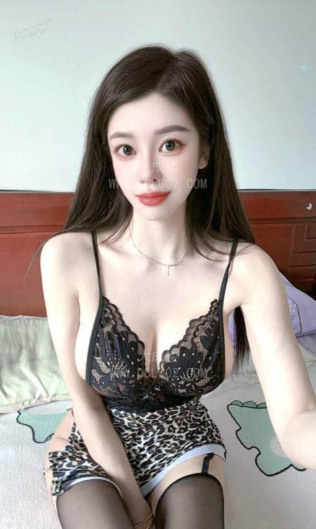 秦淮大胸颜值女友小鹿