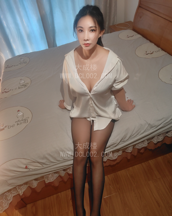 南京黑丝美腿少妇