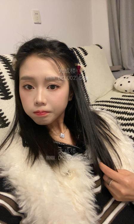 武汉肤白清纯邻家颜值妹子