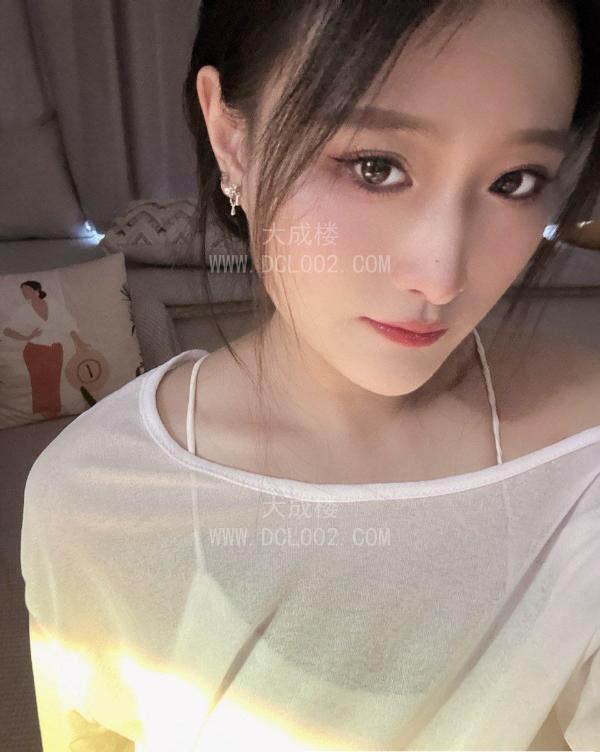 苏州翘臀大长腿薇娅