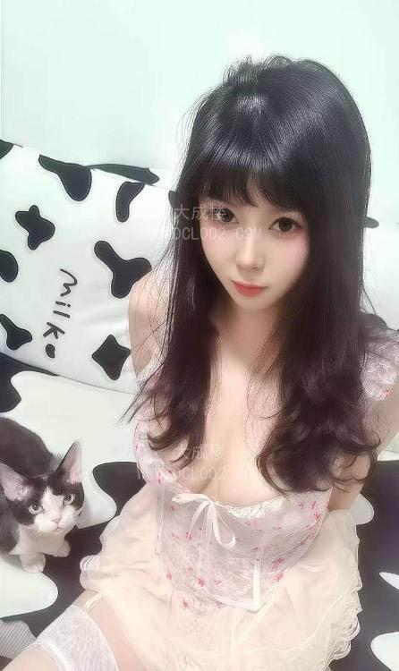 静安美乳纯欲妹子玥玥