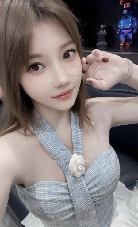 清纯女友翘臀老师