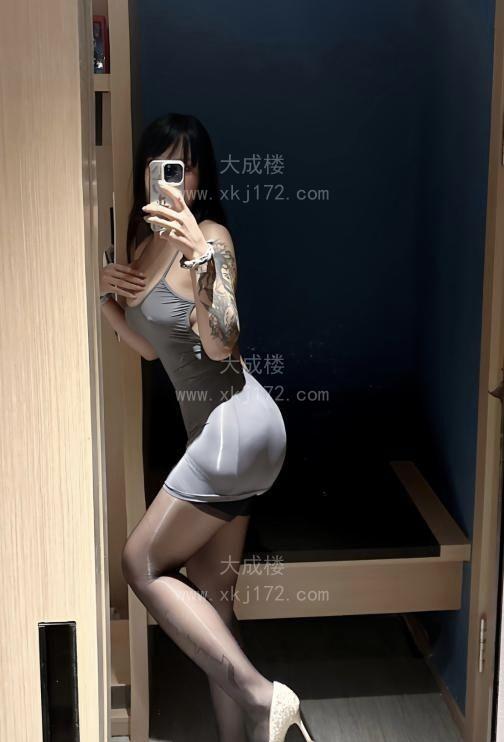 古镇御姐爆乳纹身厌厌