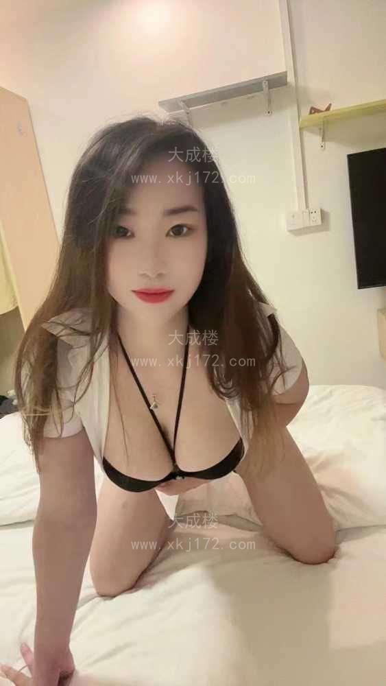 天河肤白胸大欲女娜娜