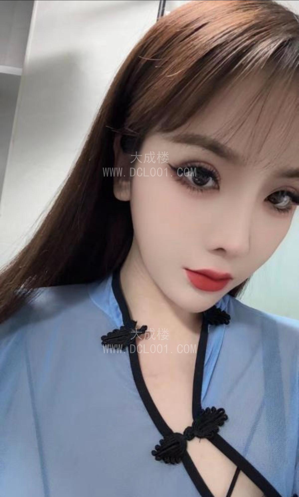 武汉高颜大熊小姐姐