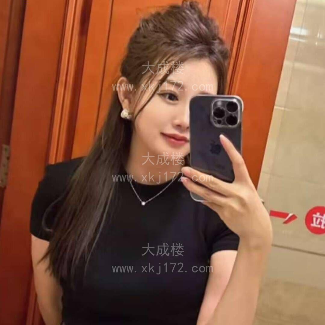 活泼的甜甜小可爱