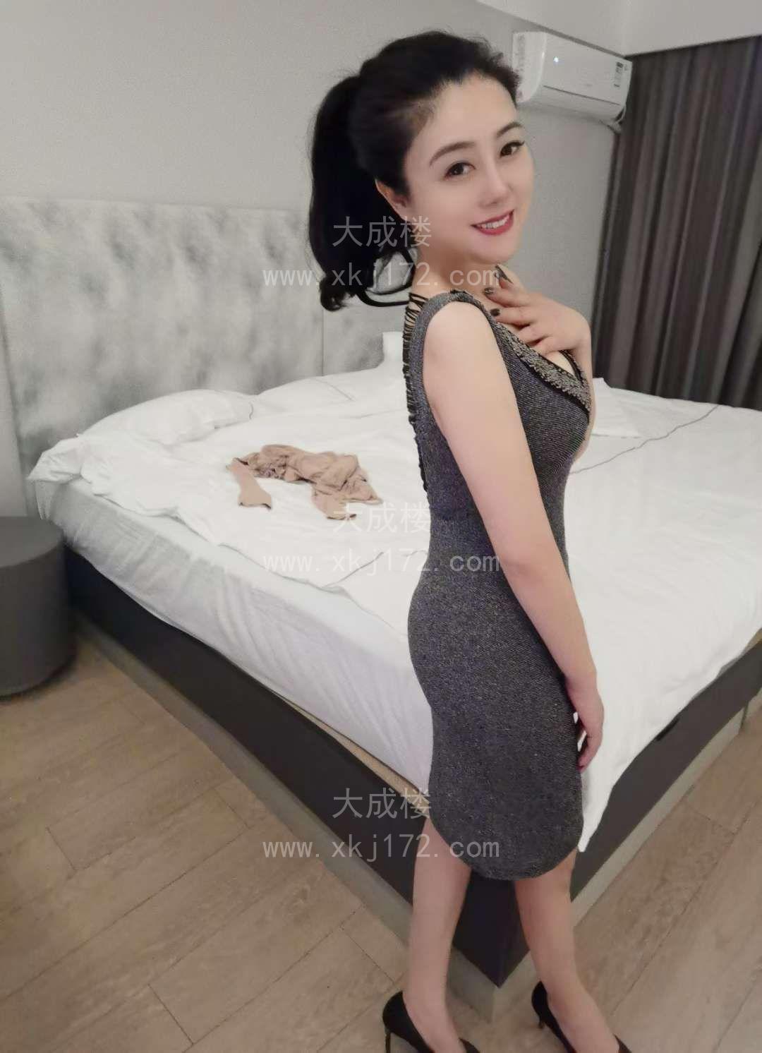 龙岗重庆大奶御姐小艺