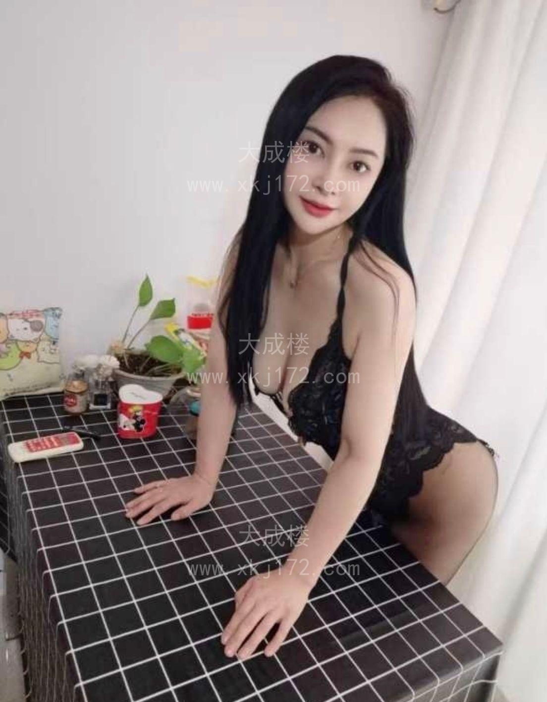 龙岗大奶诱人美眉