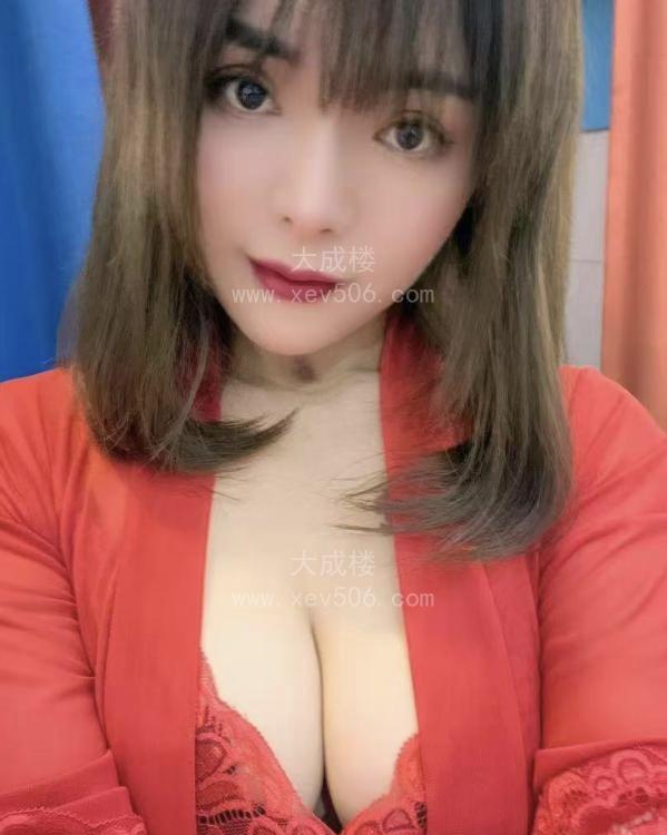 龙华丰满尤物小甜心