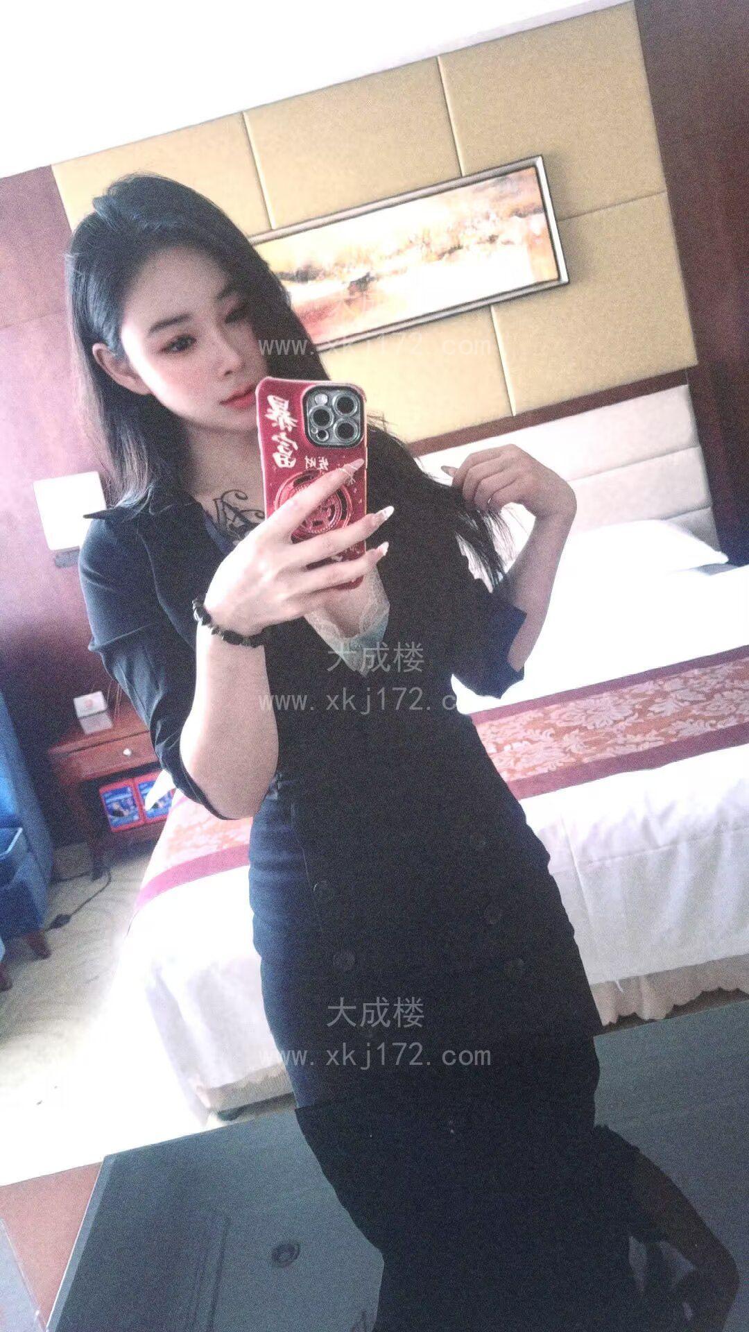 惠城舌吻反差尤物