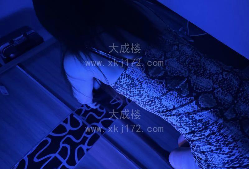 海珠大长腿莹莹