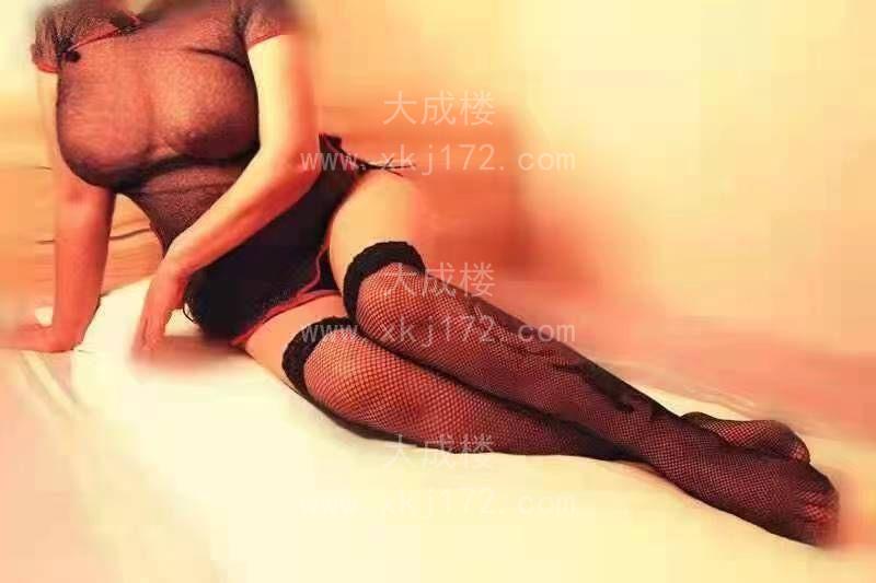 丰台E奶肥臀熟女服务