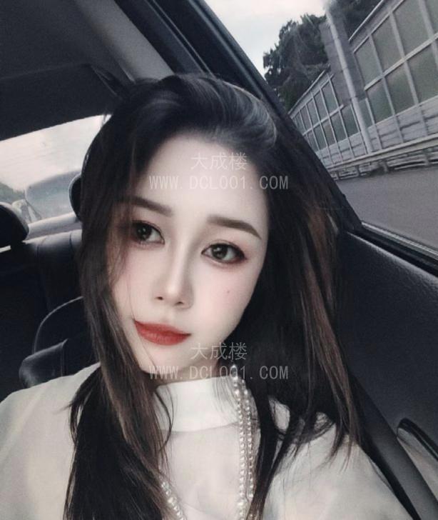 天河性感大胸小姐姐