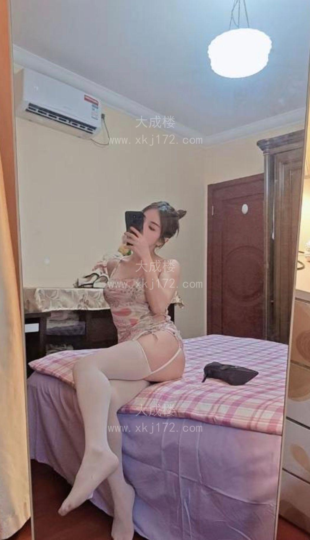 精致丰满小少妇