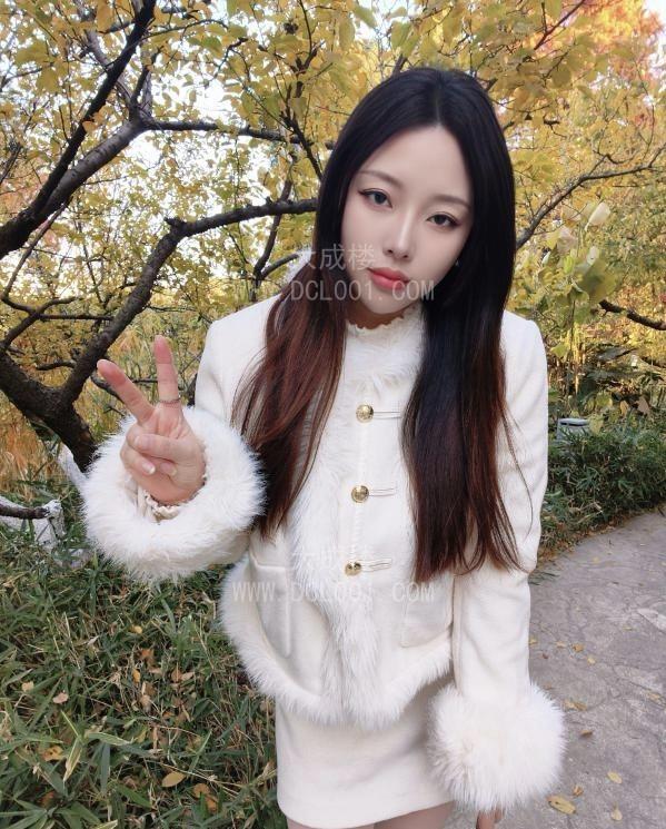 湖州童颜巨乳小美女