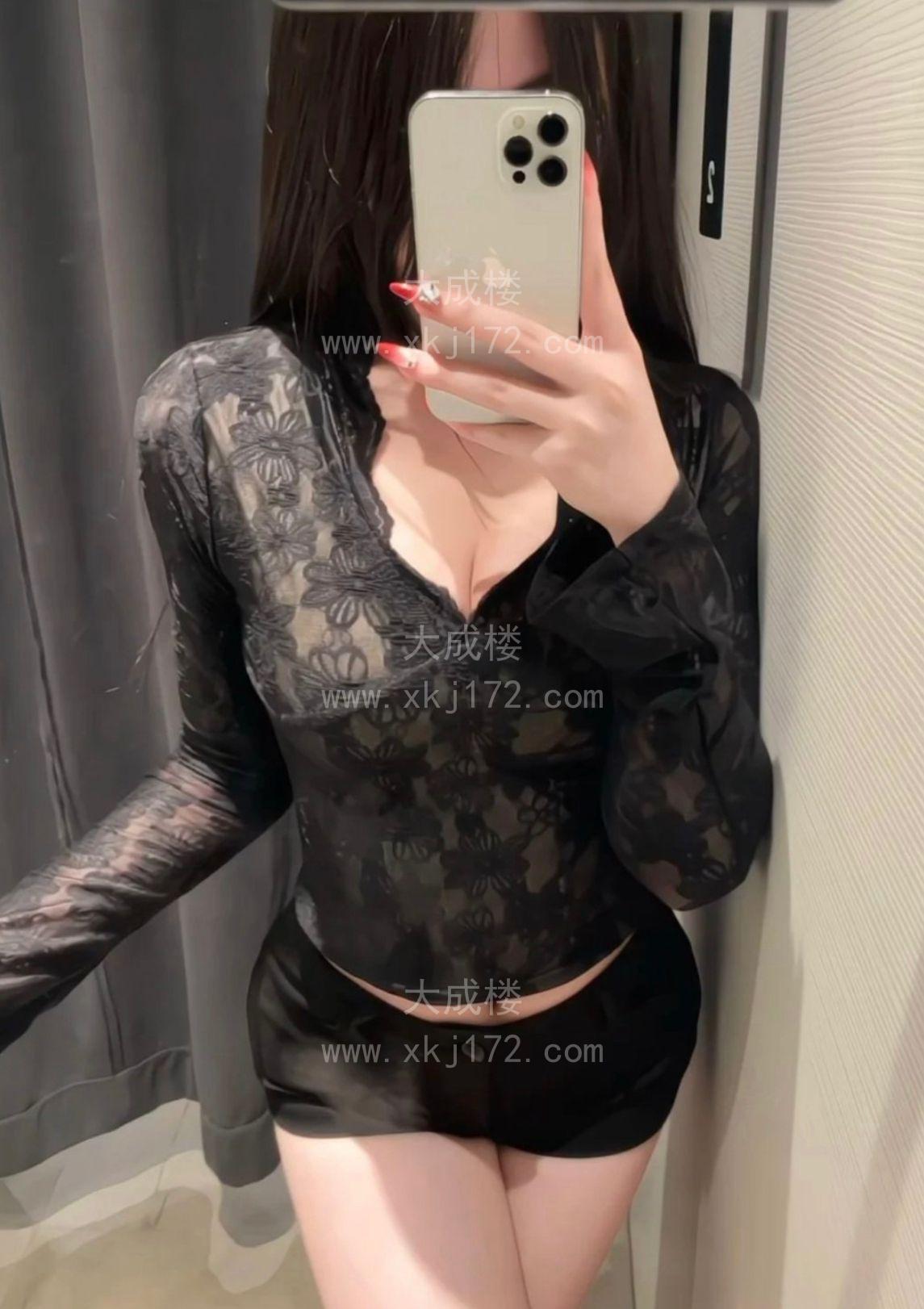 白云火辣够骚爱吃肉棍巨乳