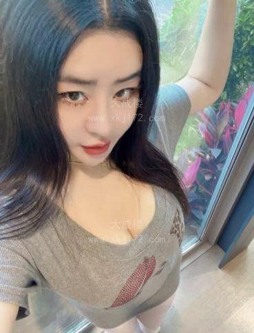 海珠丰臀巨乳角色扮演小妈