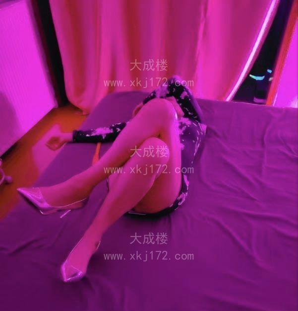 唱经楼长腿骚女