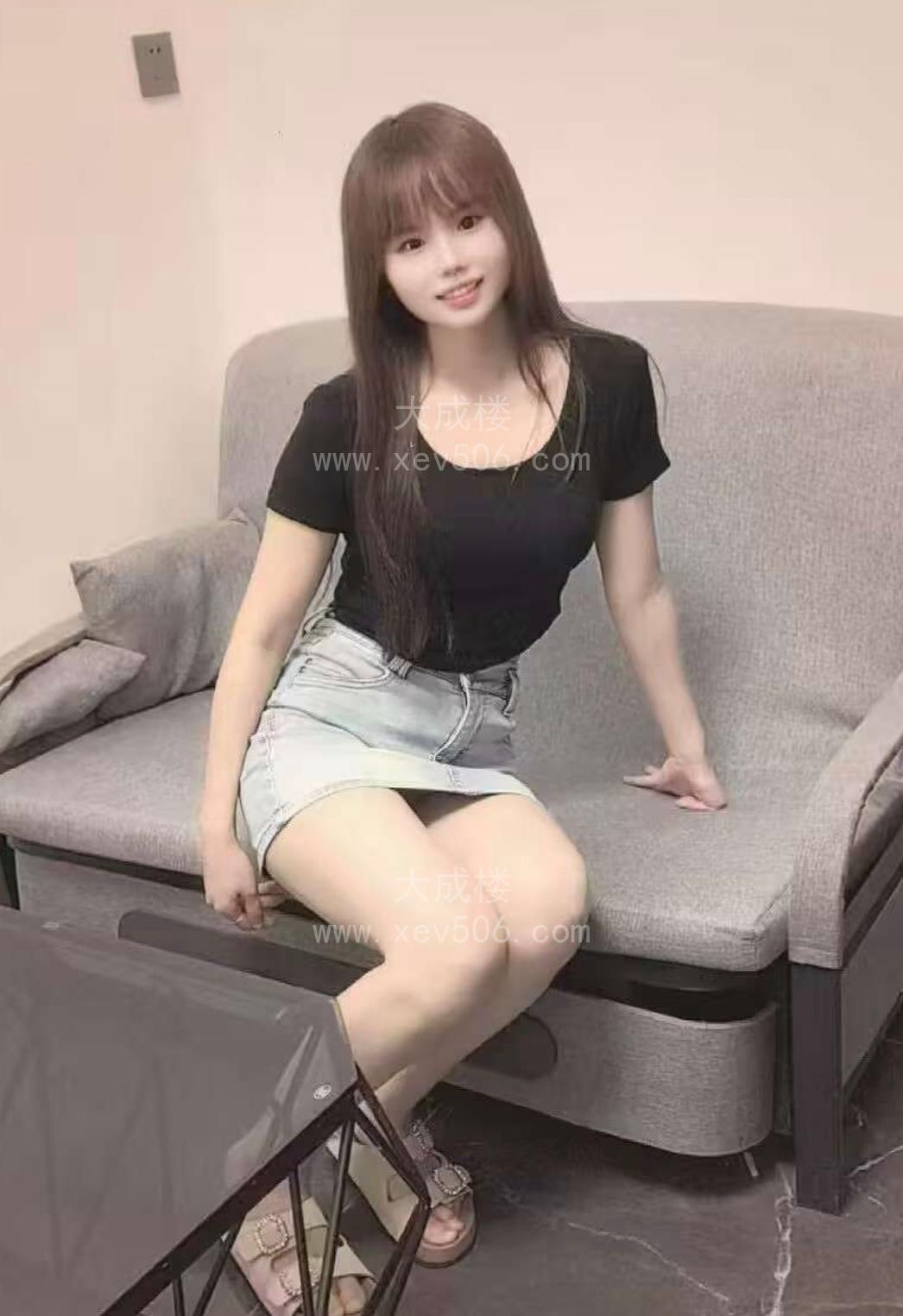 白云清纯粉嫩水多小美女妃妃