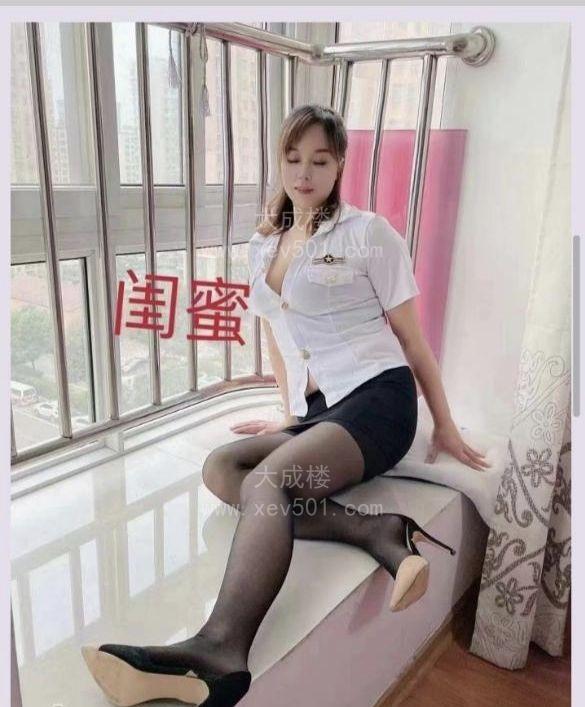 南京竹山路闺蜜双飞